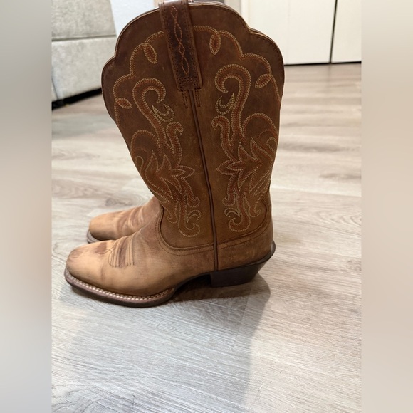Ariat Tan Leather Cowboy Boots - Picture 2 of 14